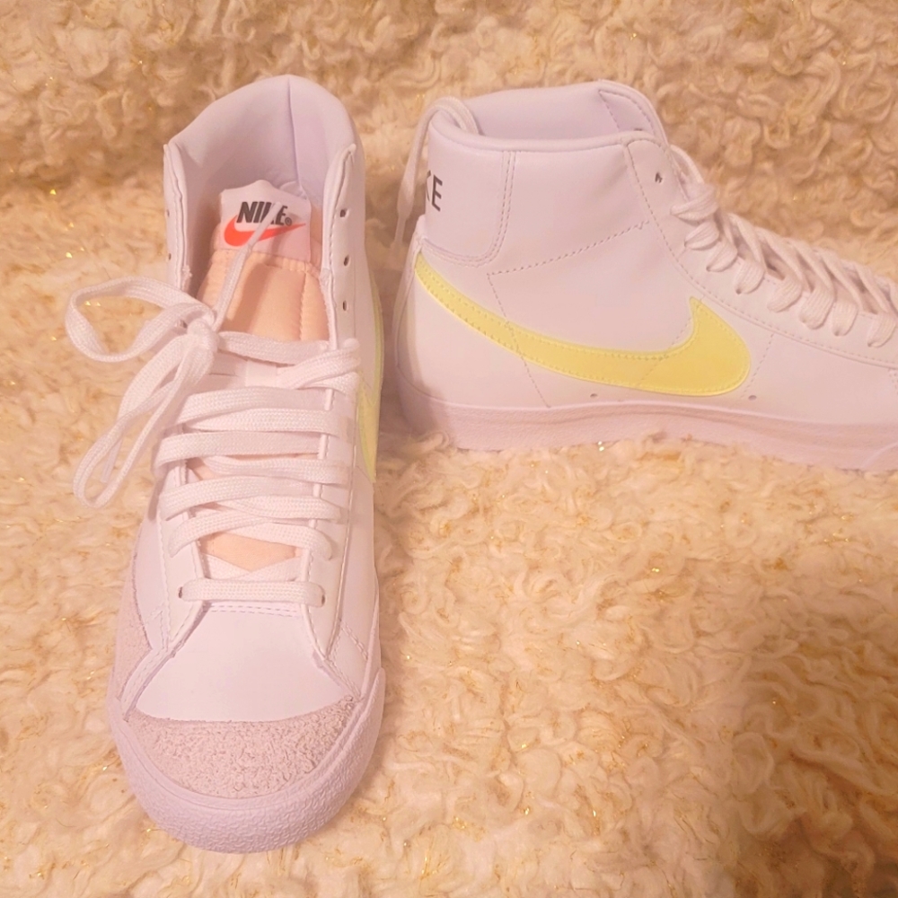 Women's Nike Blazer Mids